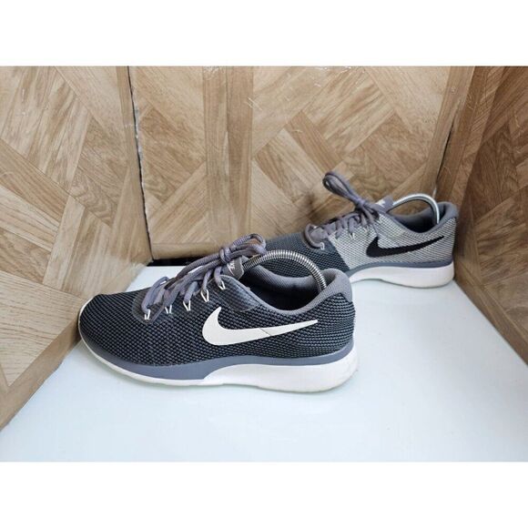 Nike Women's Tanjun Racer Running Training Gray Shoes Size 9.5.  127 - Picture 5 of 11